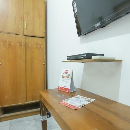 Oyo 150 Harmoni Residence Jakarta Exterior photo
