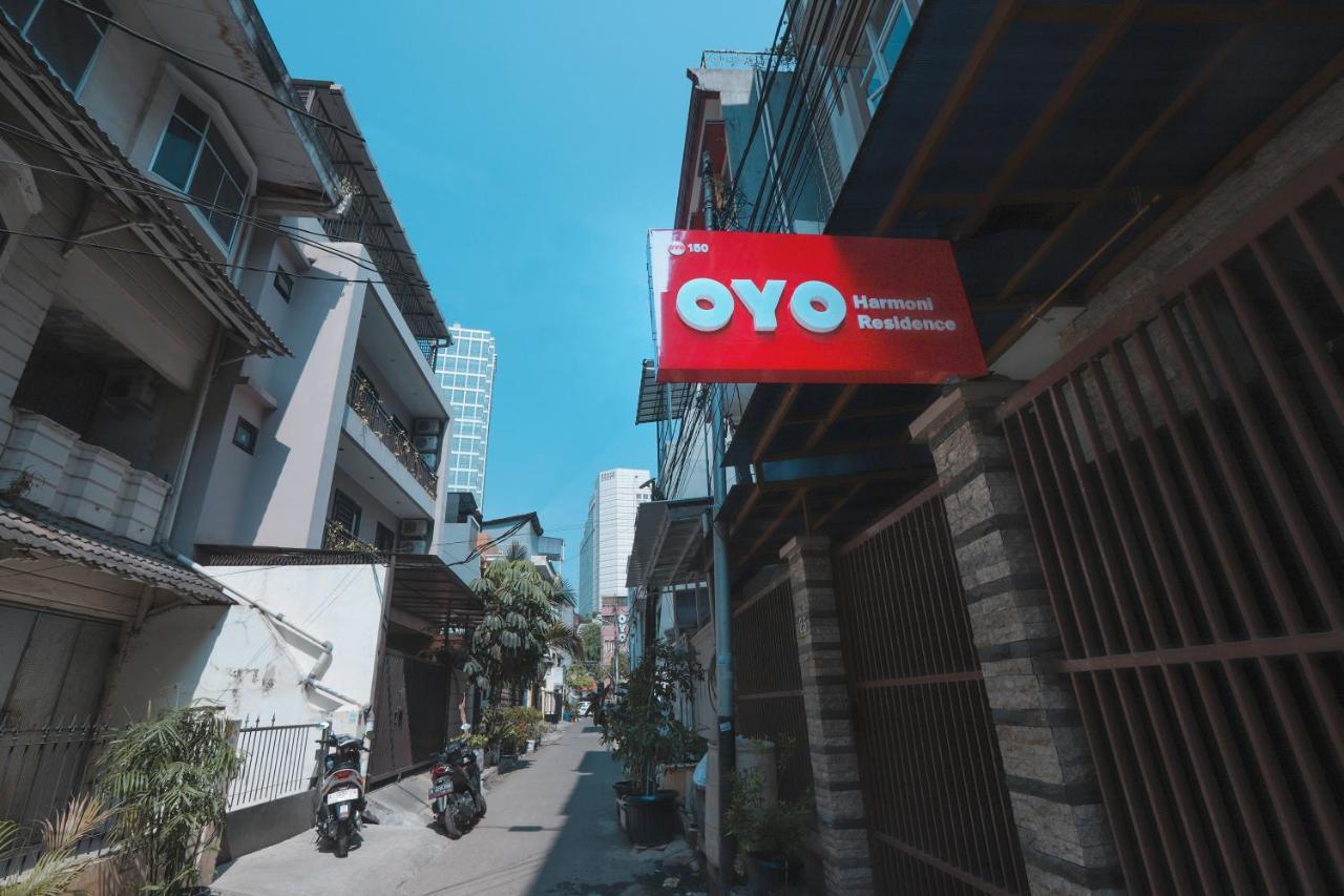 Oyo 150 Harmoni Residence Jakarta Exterior photo