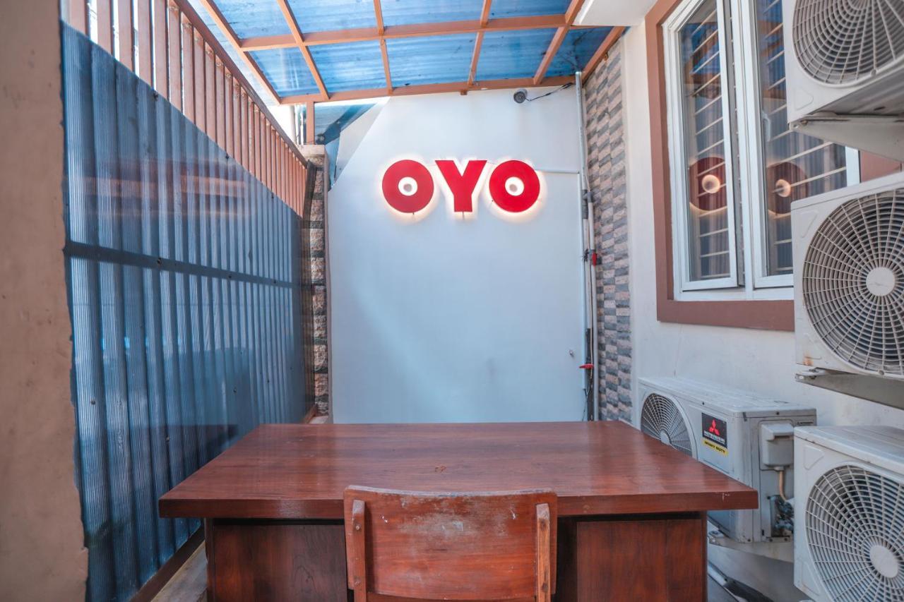 Oyo 150 Harmoni Residence Jakarta Exterior photo