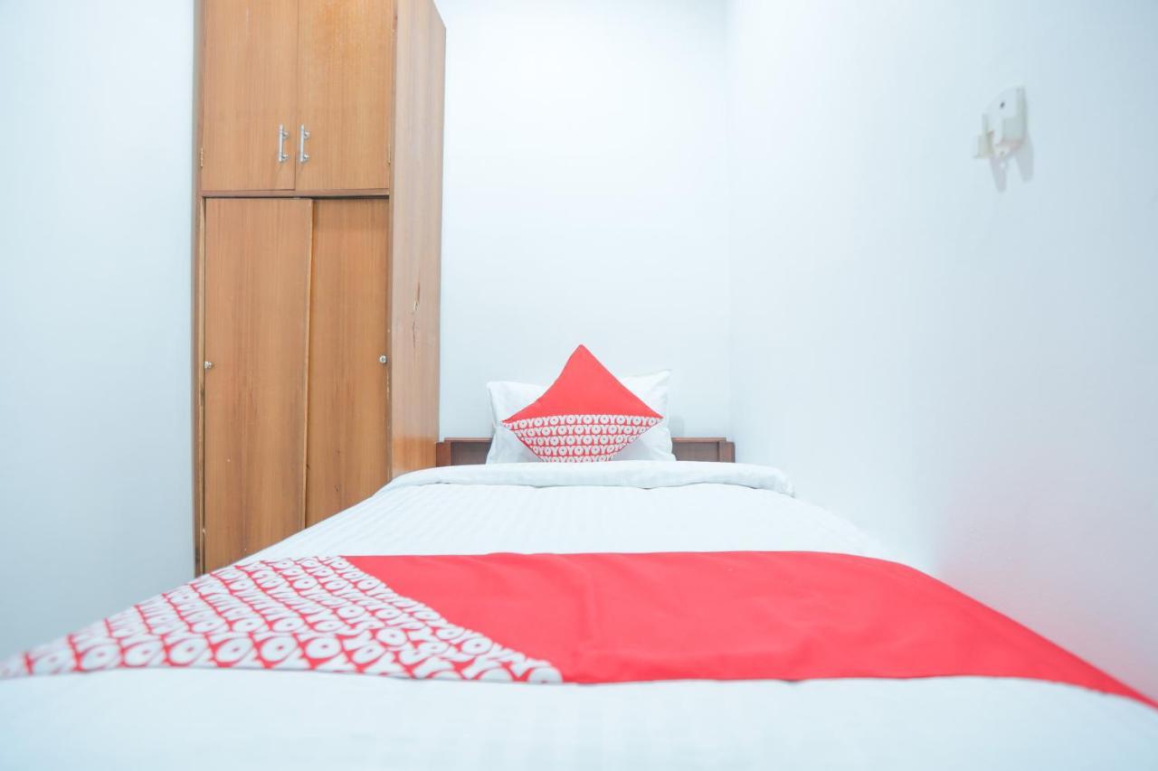 Oyo 150 Harmoni Residence Jakarta Exterior photo