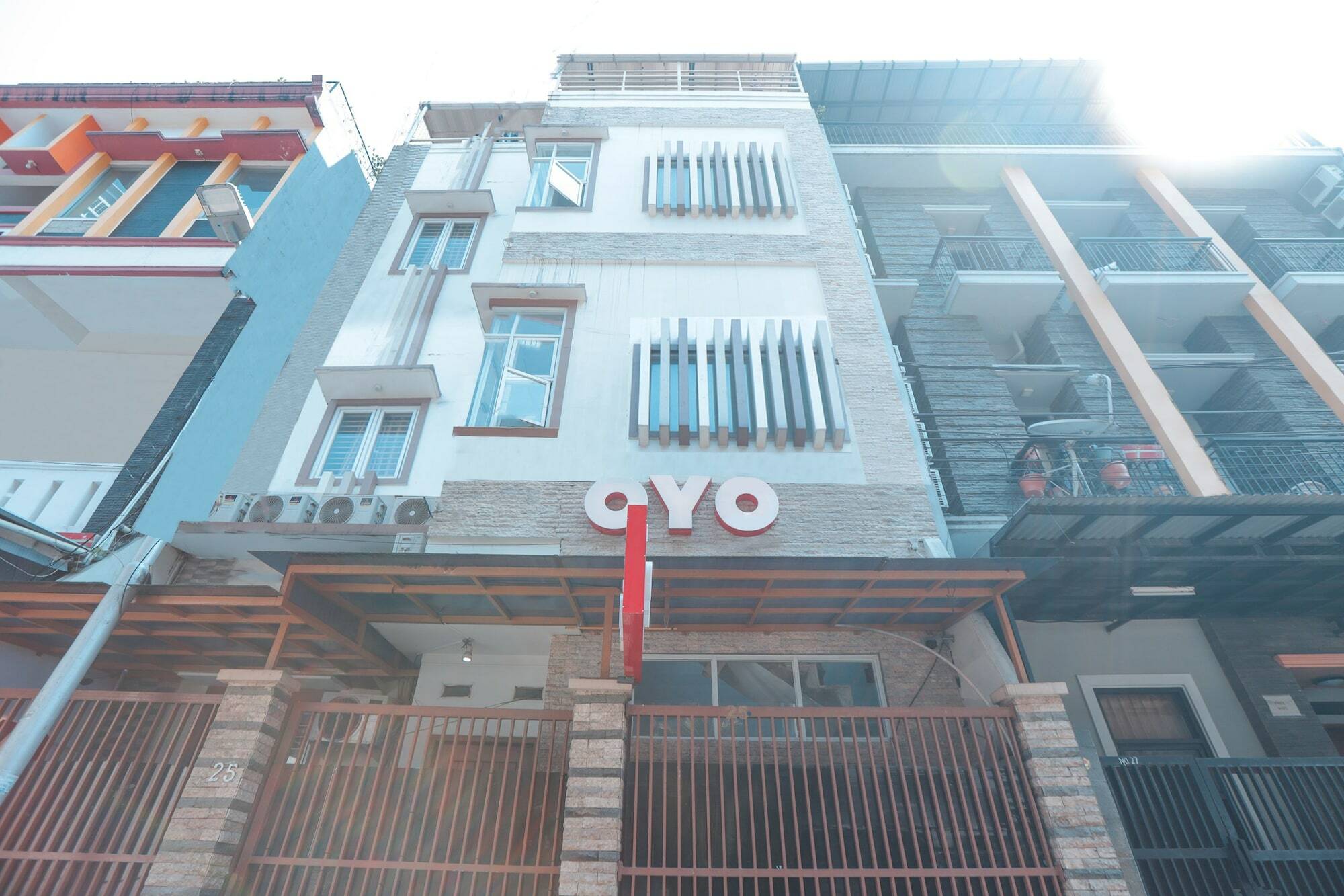 Oyo 150 Harmoni Residence Jakarta Exterior photo