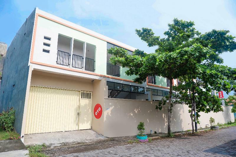Oyo 150 Harmoni Residence Jakarta Exterior photo