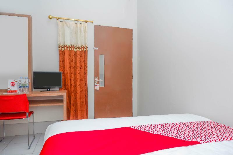 Oyo 150 Harmoni Residence Jakarta Exterior photo